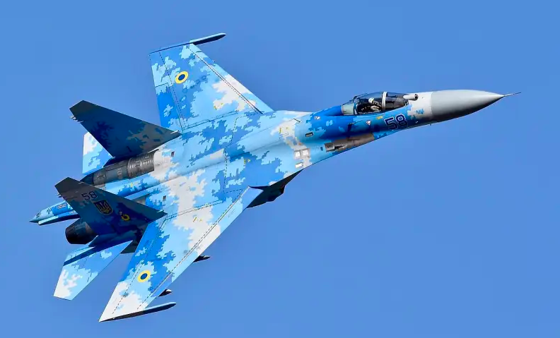 Пілоти Су-27 знищили командний пункт окупантів точним ударом авіабомби Пілоти Су-27 знищили командний пункт окупантів точним ударом авіабомби